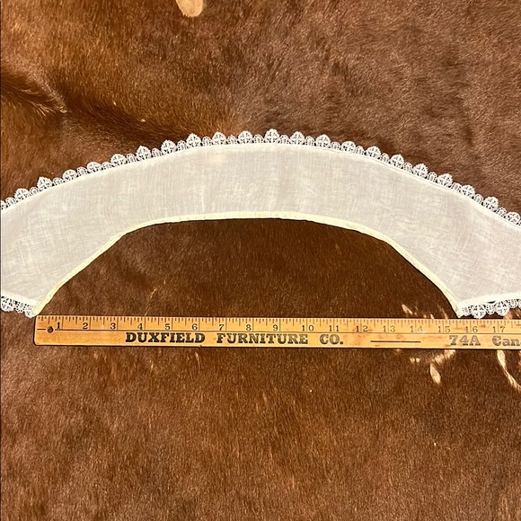 vintage hand made cotton collar with lace edging, featuring triangular points - Picture 2 of 9